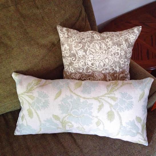 I had a little extra of the brown pattern lying around so I whipped up a friend for my oblong pillow :) 