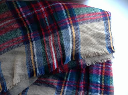 Doesn't the plaid just make you want to grab a hot cocoa and snuggle back onto the couch?