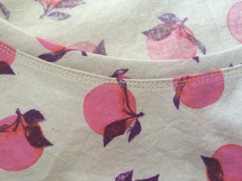 fen-dress-2-neckline